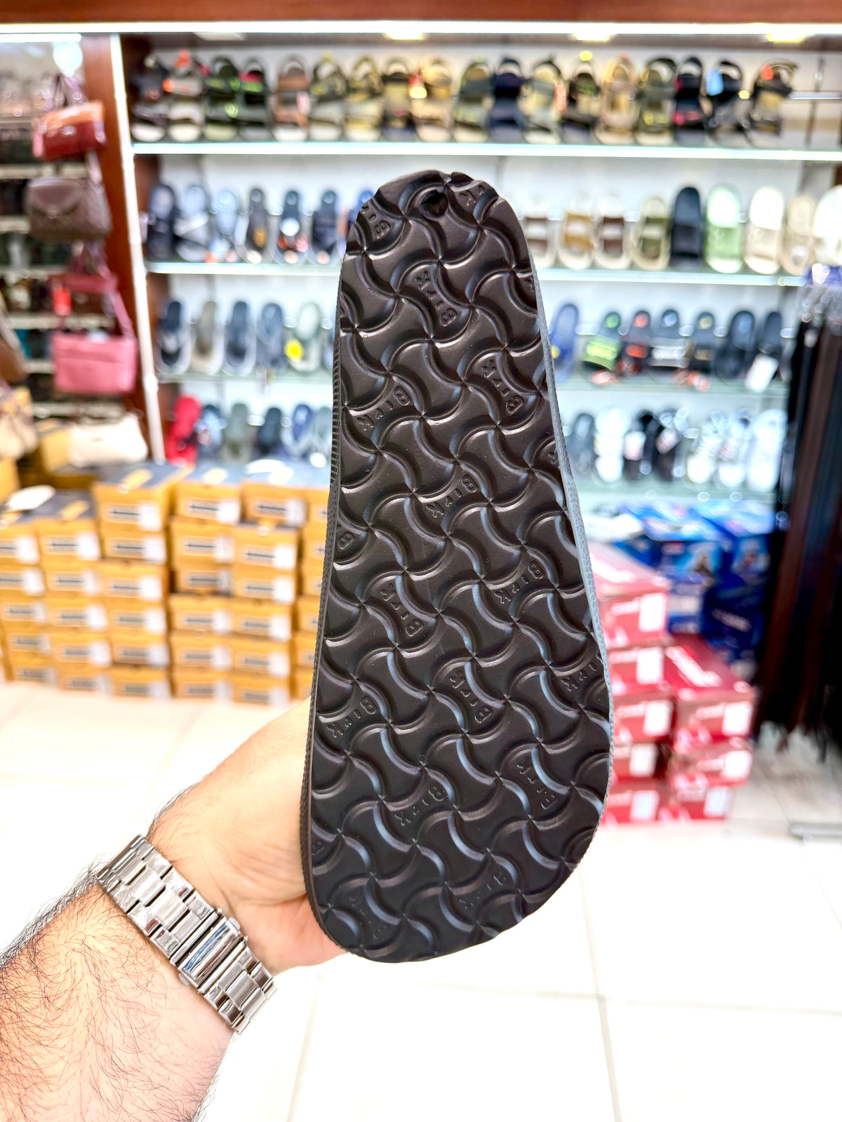 BRIKENSTOCK V SHAPE BLACK