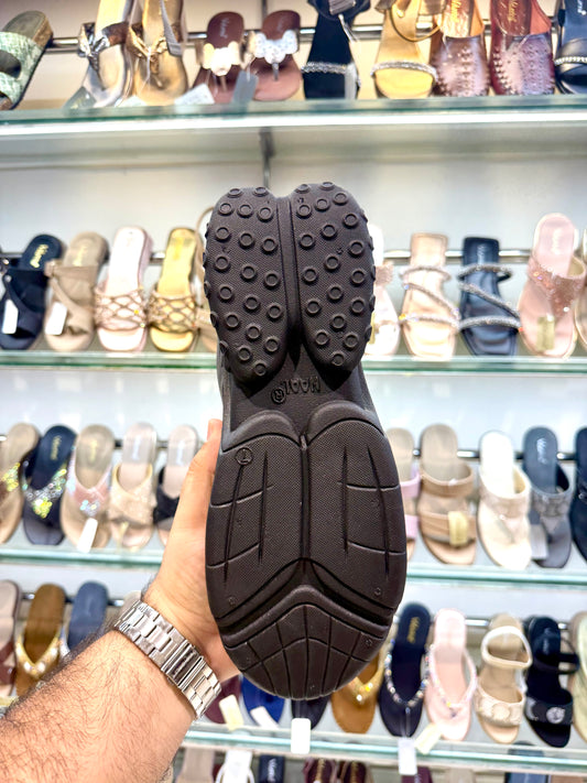 FULL BLACK SNEAKERS