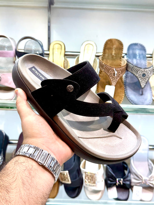 WALTAIR HAPPENSTANCE BEIGE/BLACK FINGER STYLE MODEL