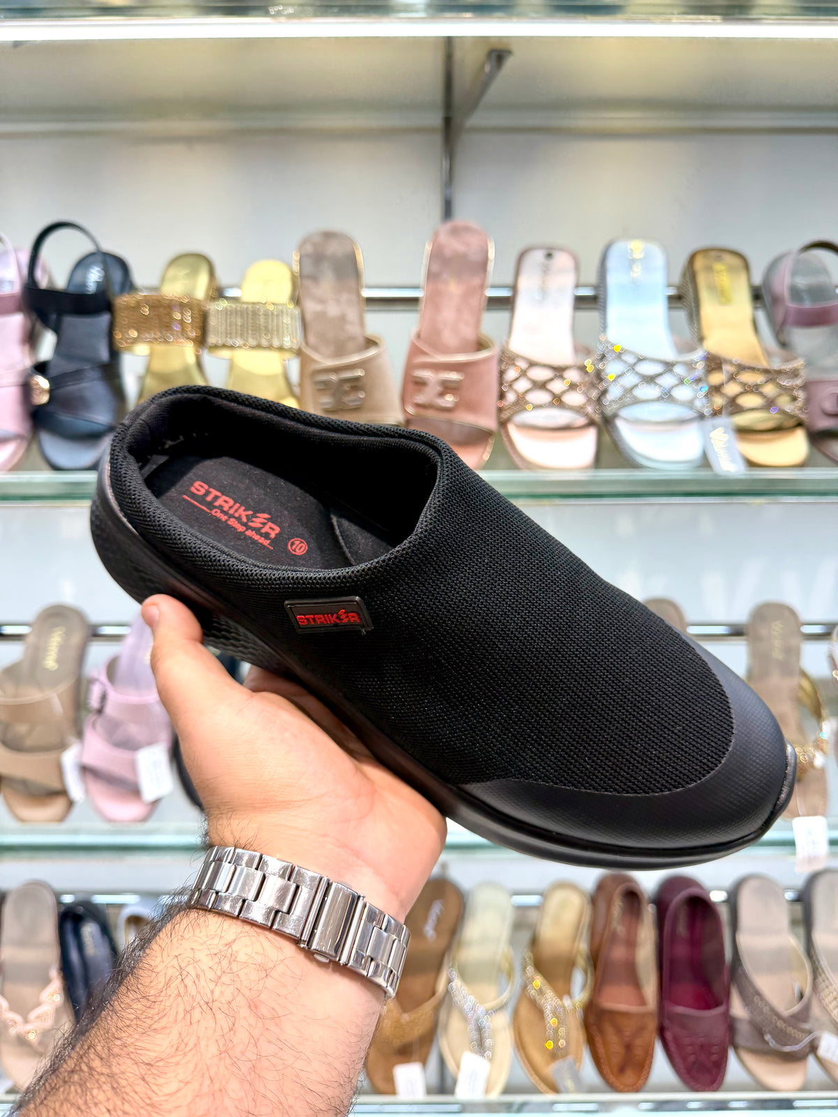 STRIKER CUT SHOE FULL BLACK
