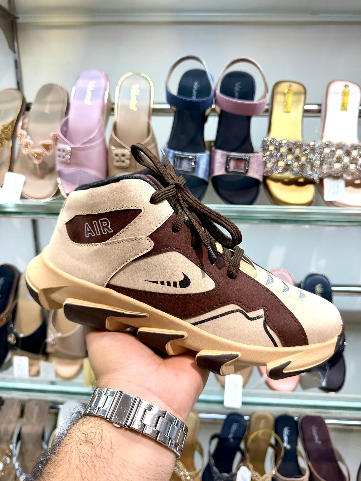 SNEAKERS AIR JORDAN BROWN/BEIGE