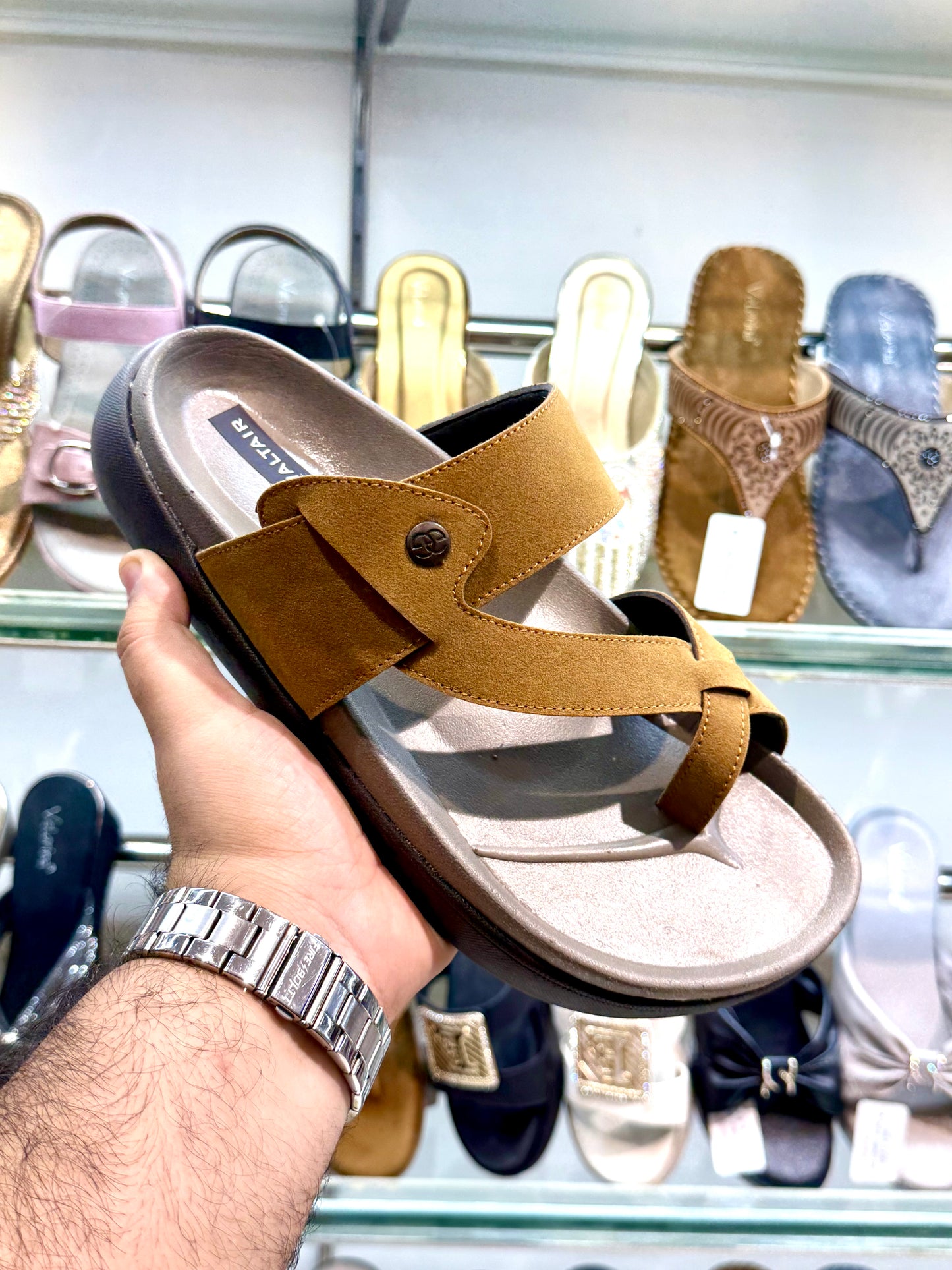 WALTAIR HAPPENSTANCE BEIGE/TAN FINGER STYLE MODEL