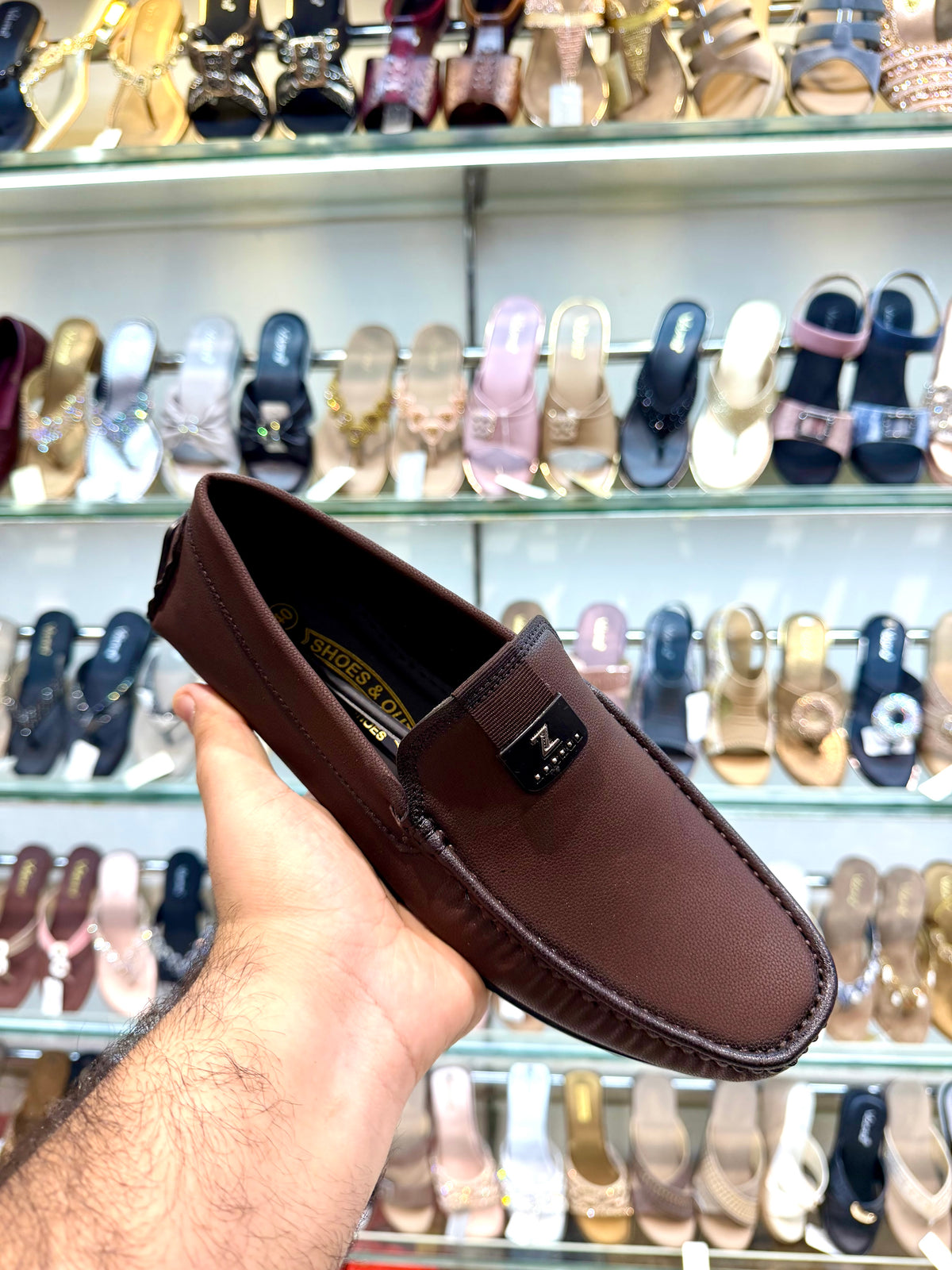 LOFER’S DIO BROWN  03