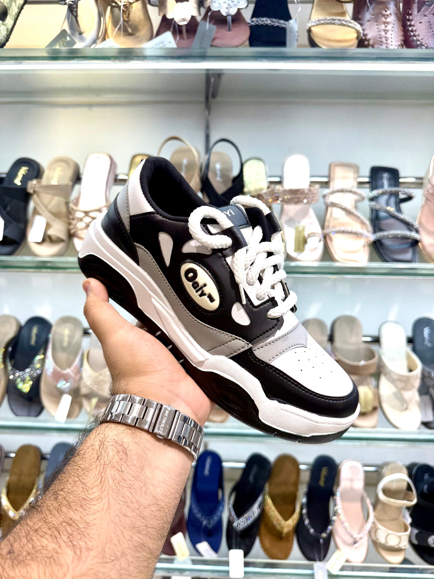 OGIY SNEAKERS