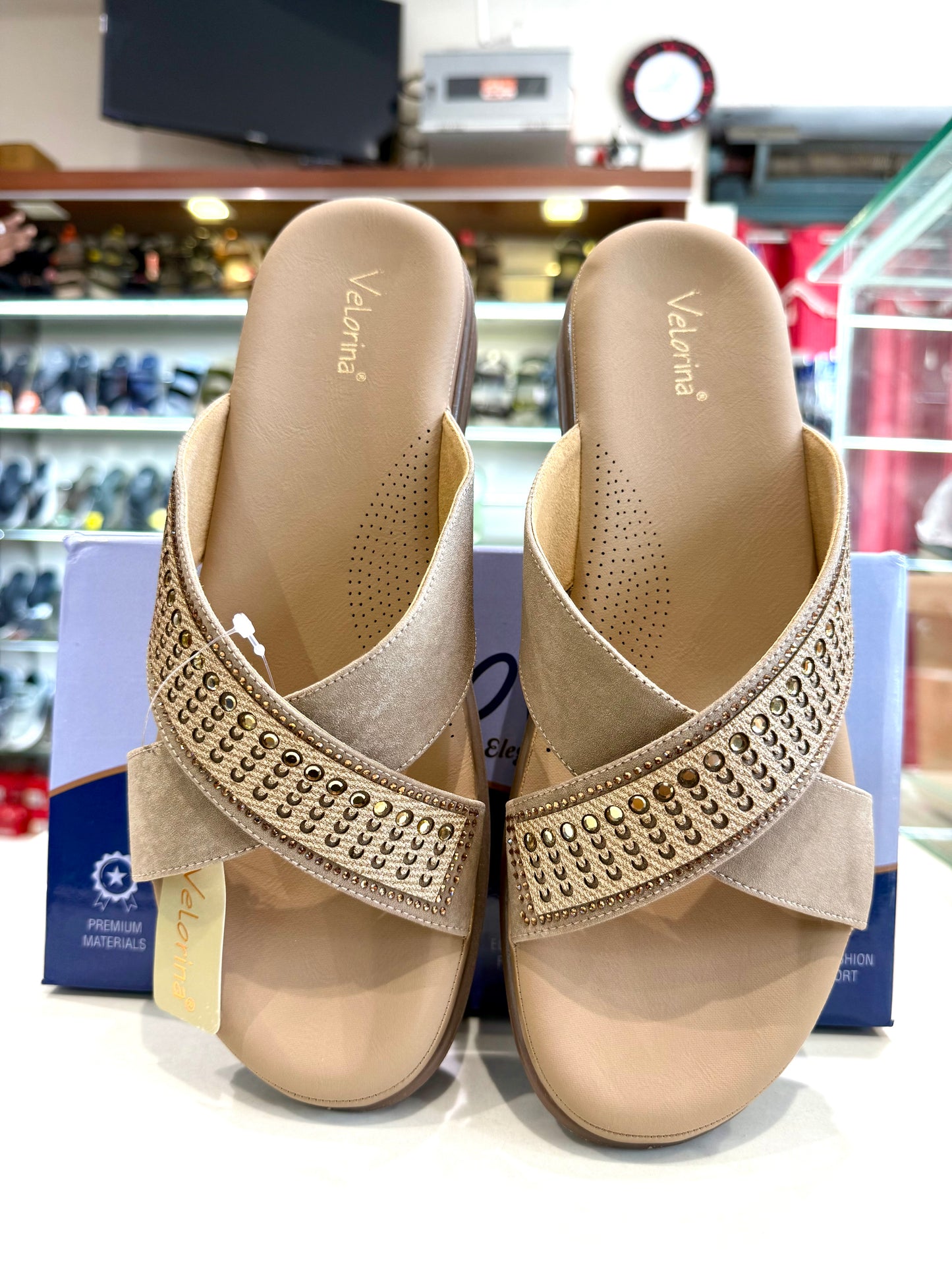 VELORINA X MODEL CREAM 790