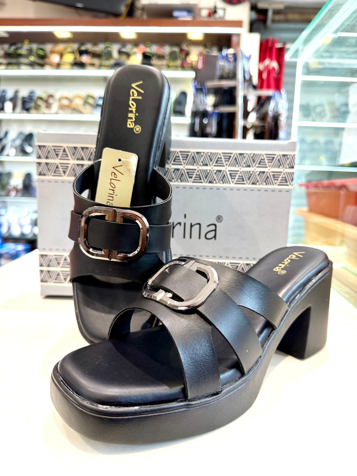 VELORINA 3.5 INCH HEEL CUP BLACK 085