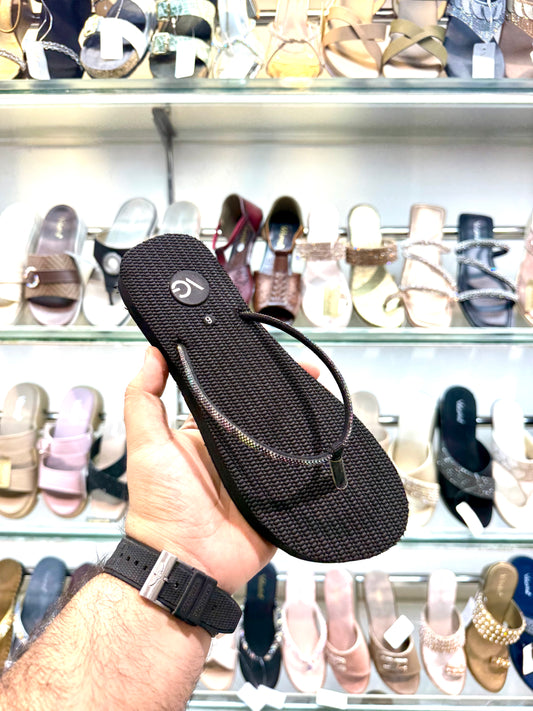 LADIES  SLIPPERS BLACK